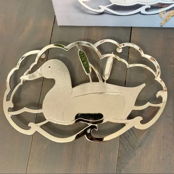 Vtg Oneida Wm. A. Rogers Silver Duck Trivet - Picture 2 of 5